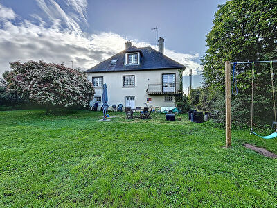 Maison T6 à vendre – Montauban de Bretagne