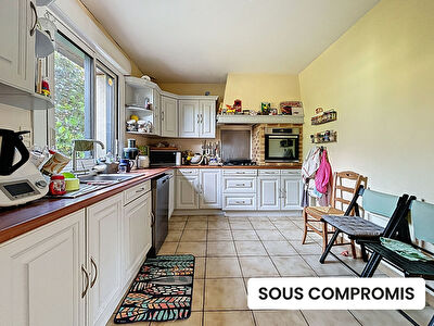Sous compromis – Maison type 6 –  Jardin, garage et cave ? Quartier Rapatel – Rennes