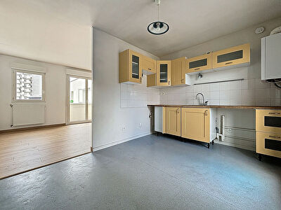 4 pièces récent – terrasses – garage – à vendre – Arsenal-Redon