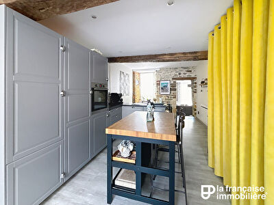 Maison – centre ville de Châteaugiron – 85 m2 – jardin – terrasse – charme de l’ancien