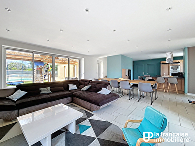 A vendre – Maison de maître – Rénovée – Médréac – 11 pièces – 245 m2