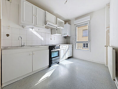 3 pièces récent – balcon – parking – à vendre – Arsenal/Redon