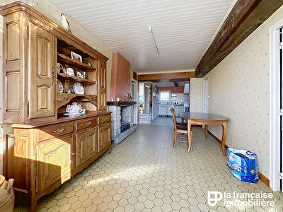 Longère en pierres – 130 m² habitables + dépendances – fort potentiel