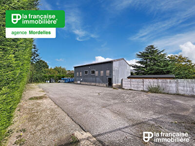 A VENDRE – Terrain constructible à L’HERMITAGE