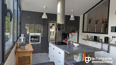 Maison Saint Gregoire 8 pièce(s) 183 m2