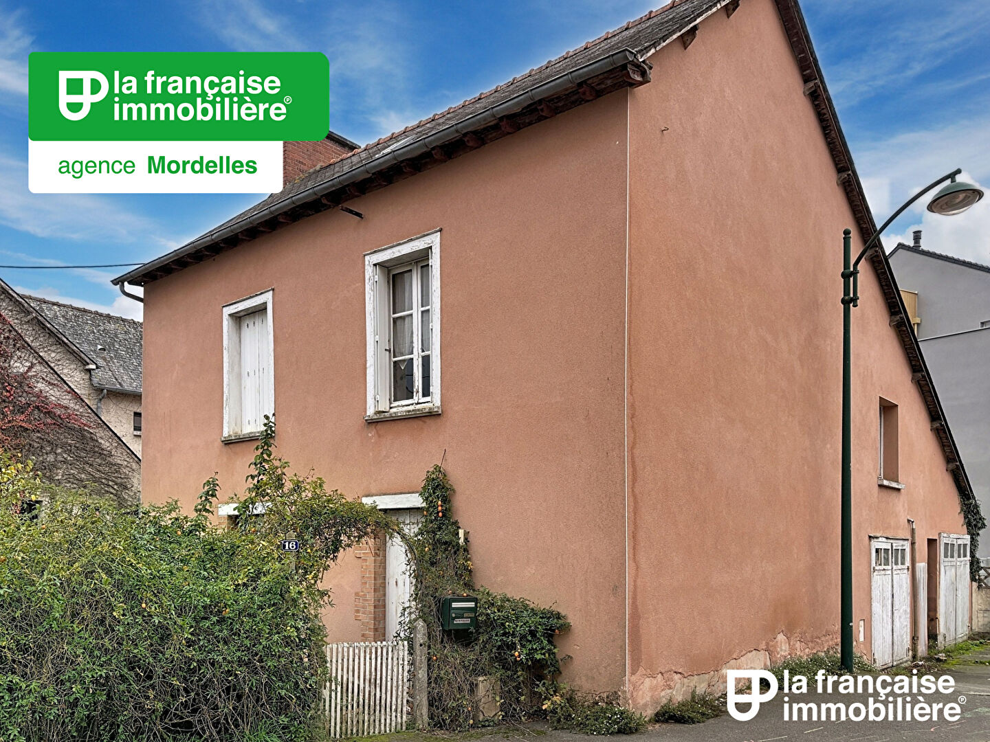 A VENDRE – Mordelles – Maison à rénover avec garage et terrain - LFI-MOR-20005