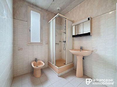 Maison avec potentiel – 2 chambres – sous-sol – Saint-Méen-le-Grand