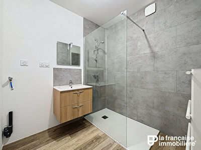 Appartement type 2 – Une chambre, balcon et place de parking – Quartier Croix Saint Hélier – Rennes