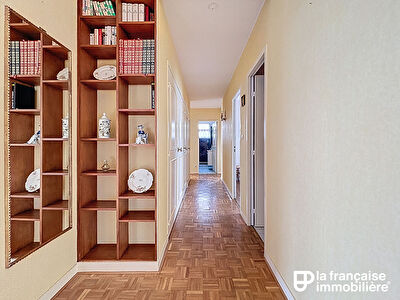 Appartement type 5 – Trois chambres et place de parking – Quartier Francisco Ferrer – Rennes