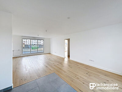 Appartement Type 4 à louer – Non Meublé – Immeuble de 2024 –  111m² – Terrasse – Double Garage – Local vélos – Rennes – Centre-Ville
