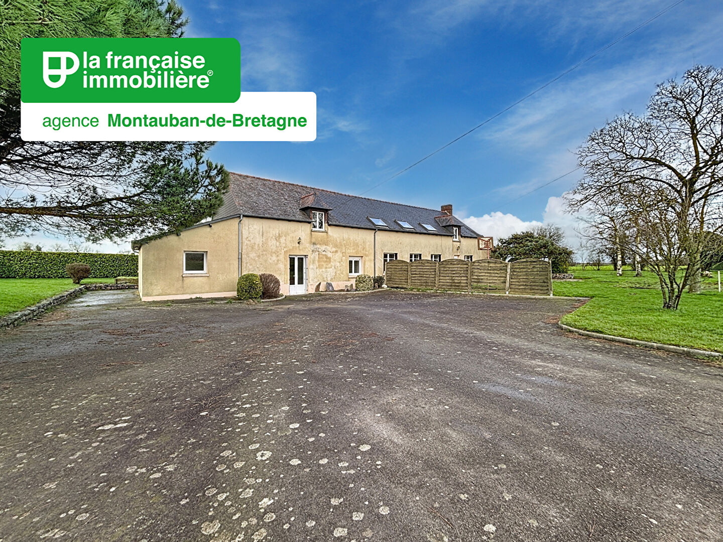 Maison de 219.28 m2 –  double habitation – 3 264m² de terrain – Montauban-De-Bretagne - LFI-MBRE-20454