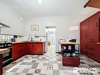 Maison de 83m² – rénovée – centre bourg – jardin -Médréac