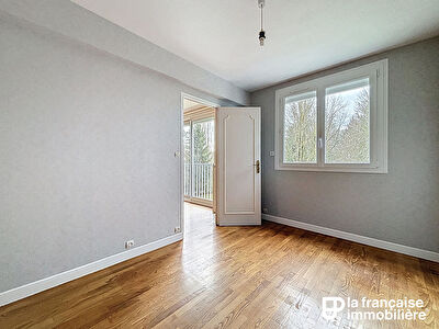 Appartement type 4 – Trois chambres caves et parking – Quartier Francisco Ferrer – Rennes