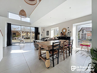 Maison Pace 5 pièce(s) 175.80 m2