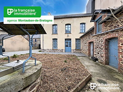 Maison de ville – 128 m2 habitables – 545m² de jardin – dépendance – Saint Méen le Grand