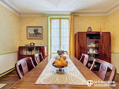 Maison de ville – 128 m2 habitables – 545m² de jardin – dépendance – Saint Méen le Grand