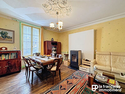 Maison de ville – 128 m2 habitables – 545m² de jardin – dépendance – Saint Méen le Grand