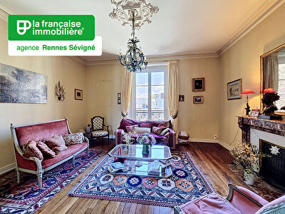 Élégant T5 de caractère à rénover, 148 m² – 4 chambres