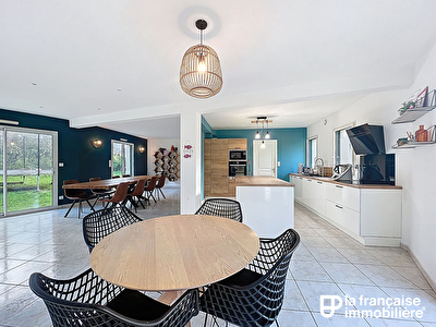 Maison familiale d&rsquo;environ 170m² – Parcelle de plus de 900m² – Commune de Clayes (20min du centre-ville de Rennes)