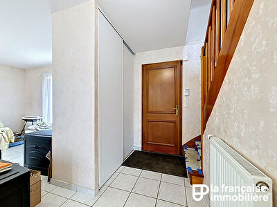 Maison Montfort Sur Meu 7 pièces 157 m2, 210 m2 au sol.