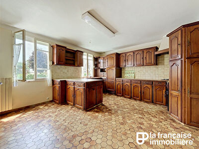 Maison 140 m² – 3 chambres – Sous-sol complet – Terrain +800 m² – Médréac
