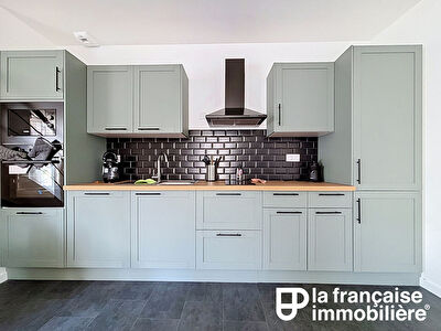 À louer ! Superbe duplex meublé en plein coeur de Corps-Nuds
