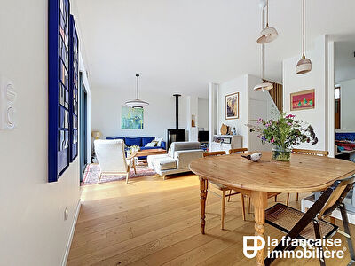 EMPLACEMENT PRIVILEGIE  POUR CETTE MAISON TYPE 6 EN PIERRES