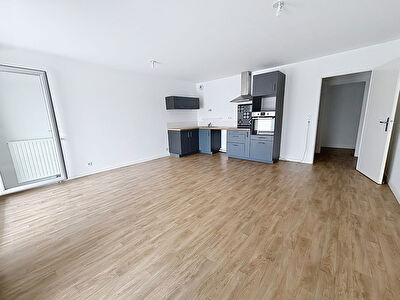 4 pièces récent – terrasse – cave – balcon – parking – à vendre – La Courrouze