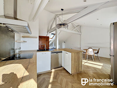 Appartement Type 2 à louer – Meublé – Rennes – Centre-ville – Sainte Anne – 50.17 m² carrez – 64.35 m² au sol – dernier étage – Cave