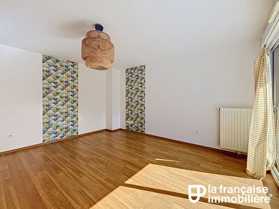 APPARTEMENT TYPE 3- COPROPRIETE RECENTE – CENTRE – DEUX CHAMBRES – BALCON – GARAGE- MONTGERMONT