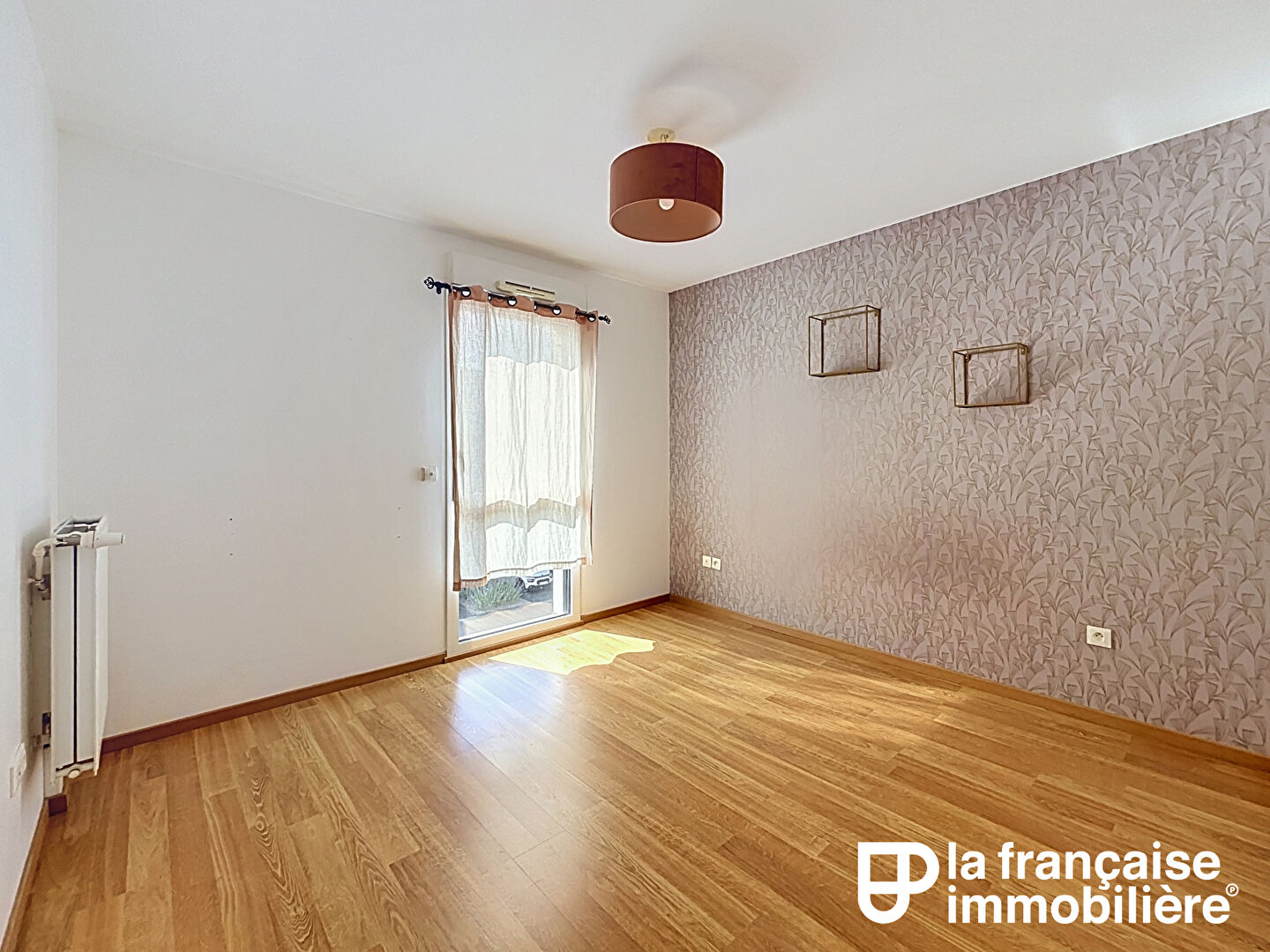 APPARTEMENT TYPE 3- COPROPRIETE RECENTE - CENTRE - DEUX CHAMBRES - BALCON - GARAGE- MONTGERMONT