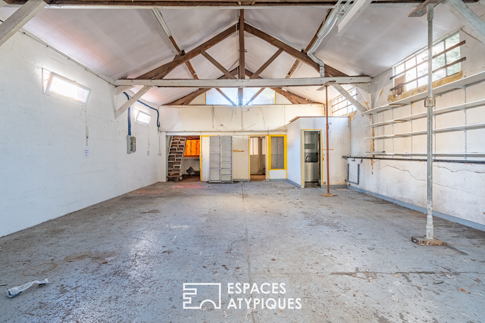 Atelier Loft de 180 m² avec permis d'agrandissement purgé à Rueil-Malmaison