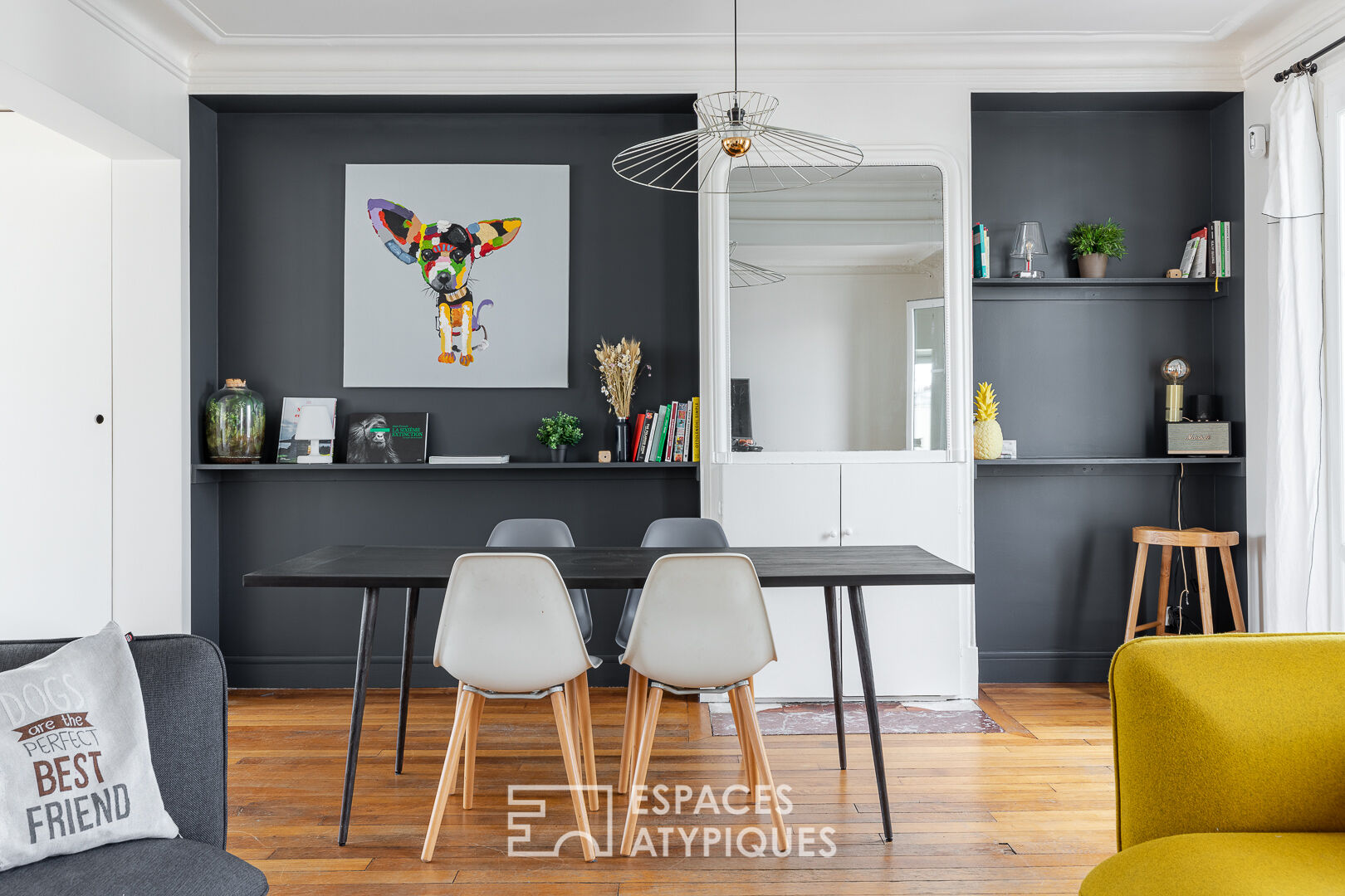 Photo Duplex traversant avec balcon en dernier étage d'un immeuble Haussmannien image 5/6