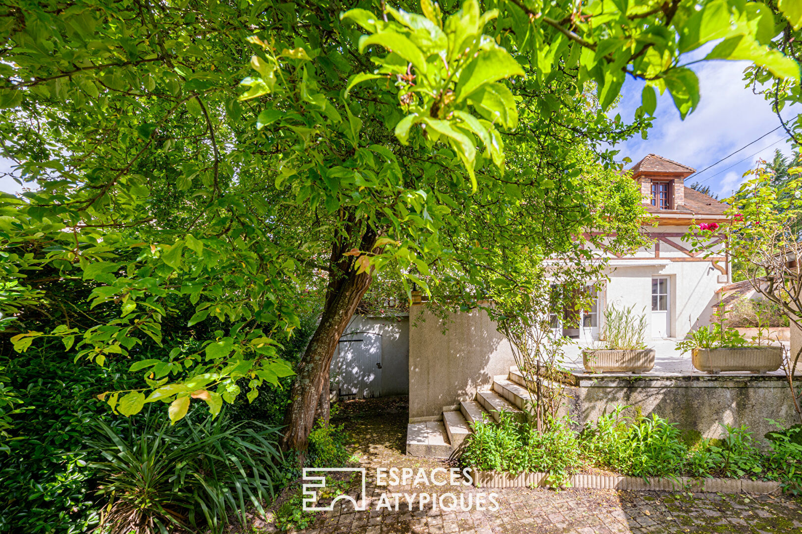 Agence immobilière de Espaces Atypiques Yvelines - ESPACES ATYPIQUES YVELINES
