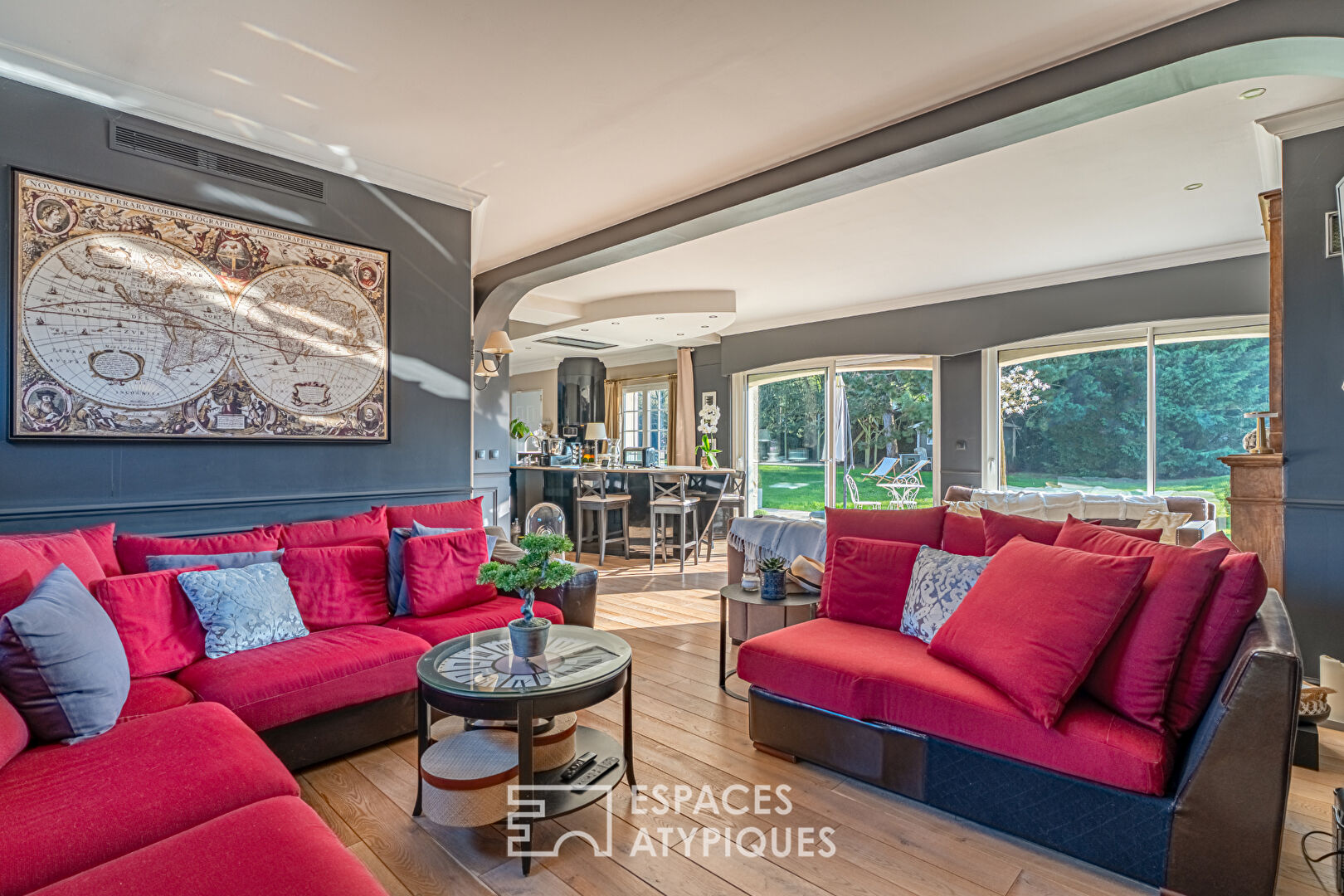 Photo Superbe Villa entourée de verdure image 4/6