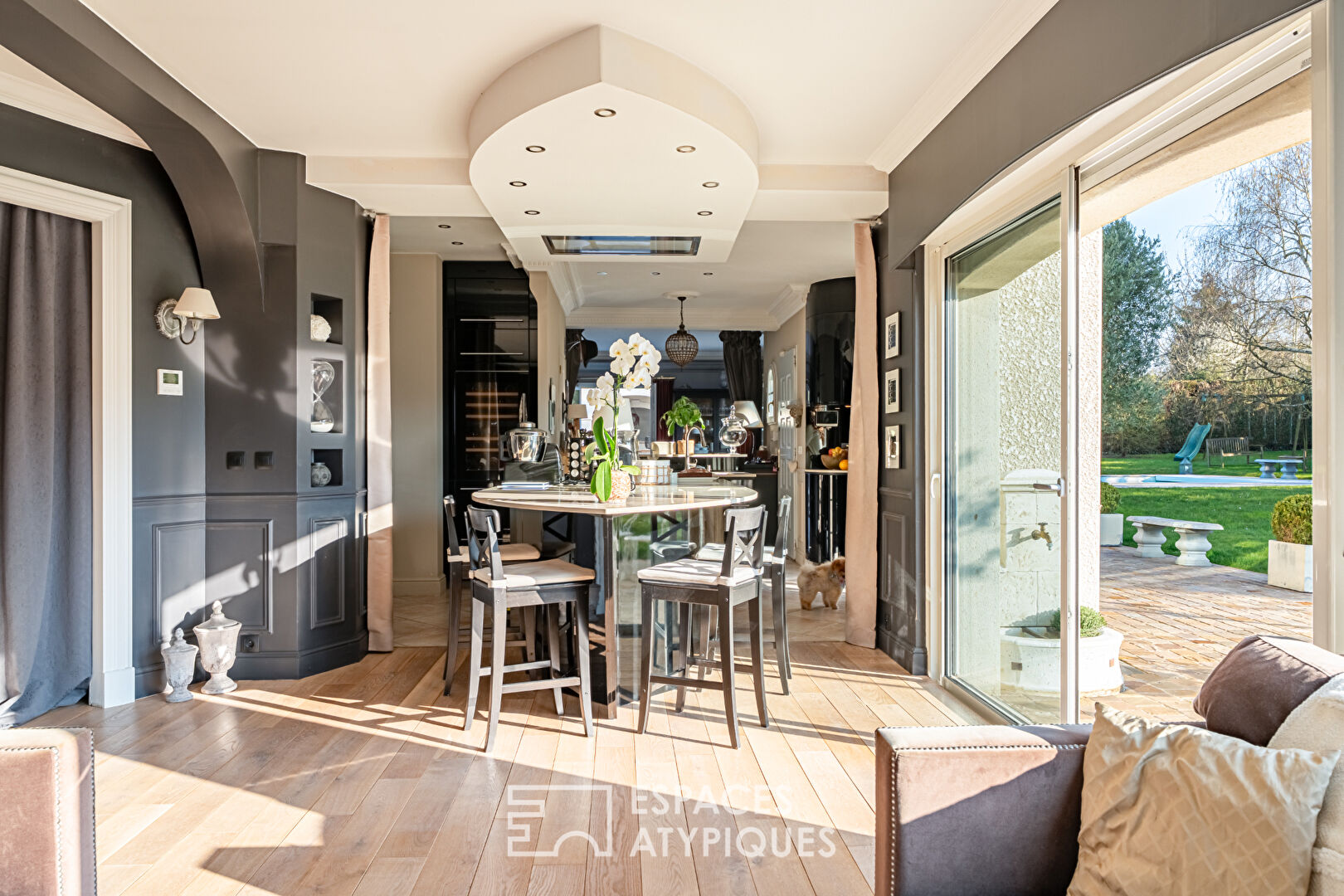 Photo Superbe Villa entourée de verdure image 6/6