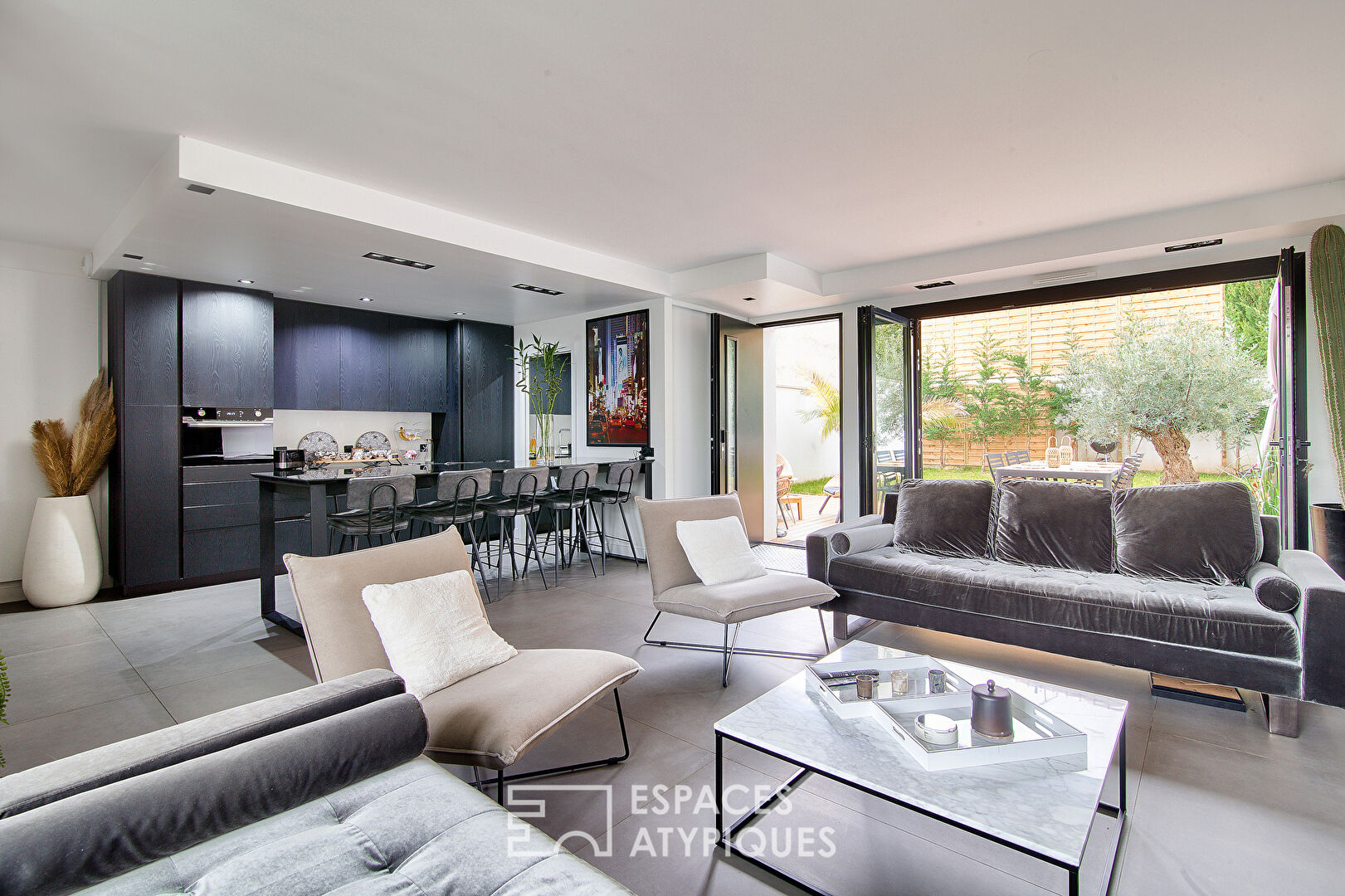 Agence immobilière de ESPACES ATYPIQUES VAL DE MARNE