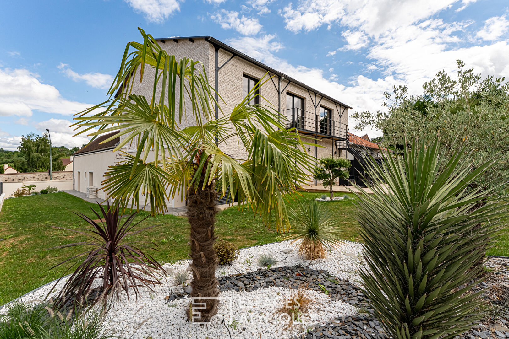 Maison haut de gamme contemporaine et de charme