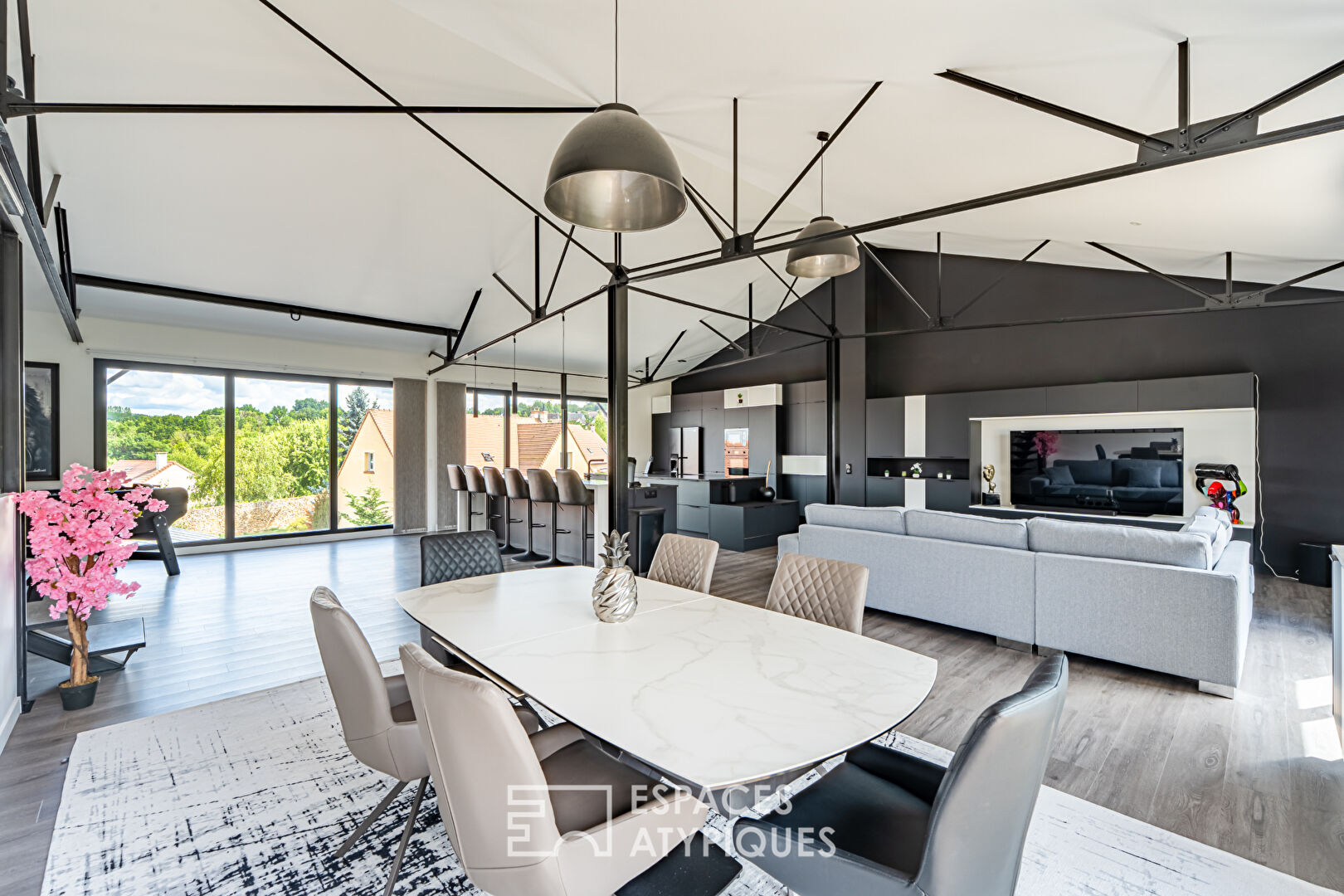 Photo Maison haut de gamme contemporaine et de charme image 2/6