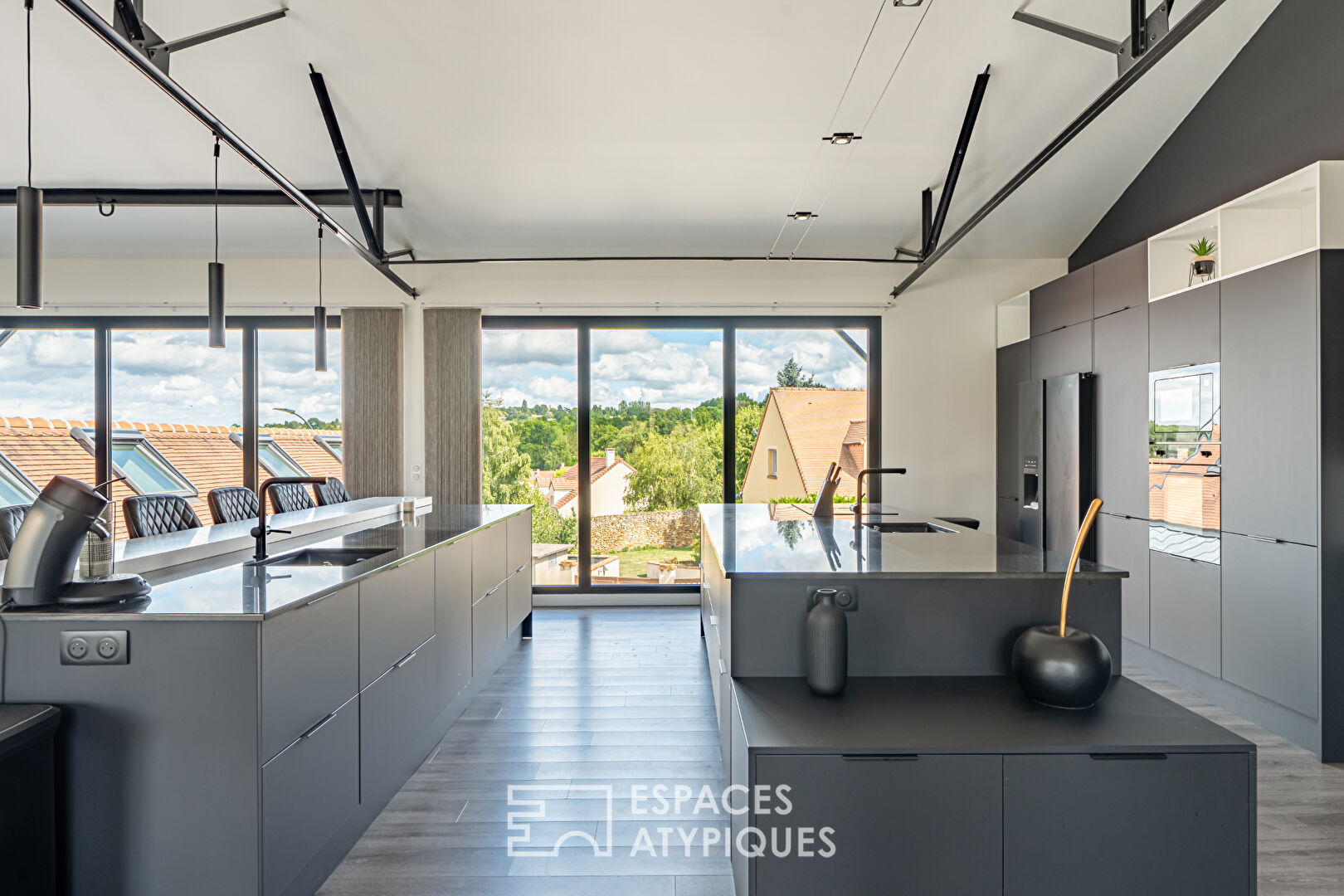 Photo Maison haut de gamme contemporaine et de charme image 3/6