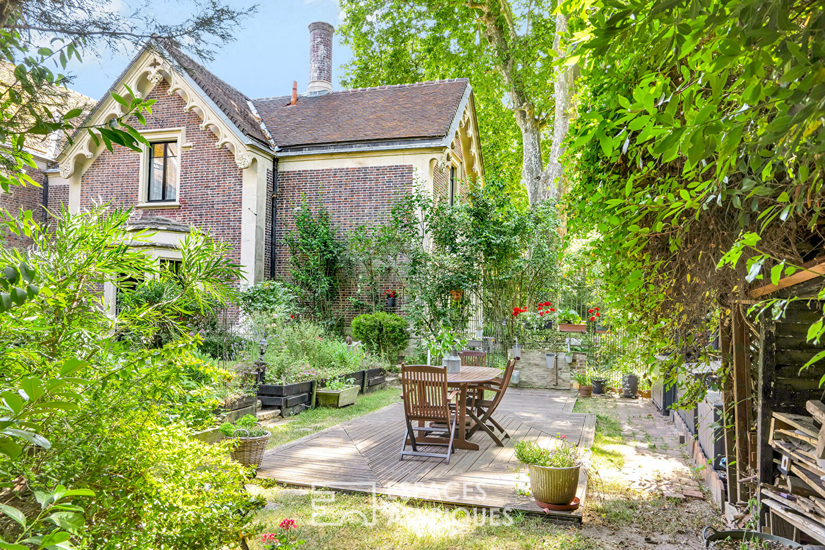 Maison du XVIIIème au coeur du Domaine du Château du Piple