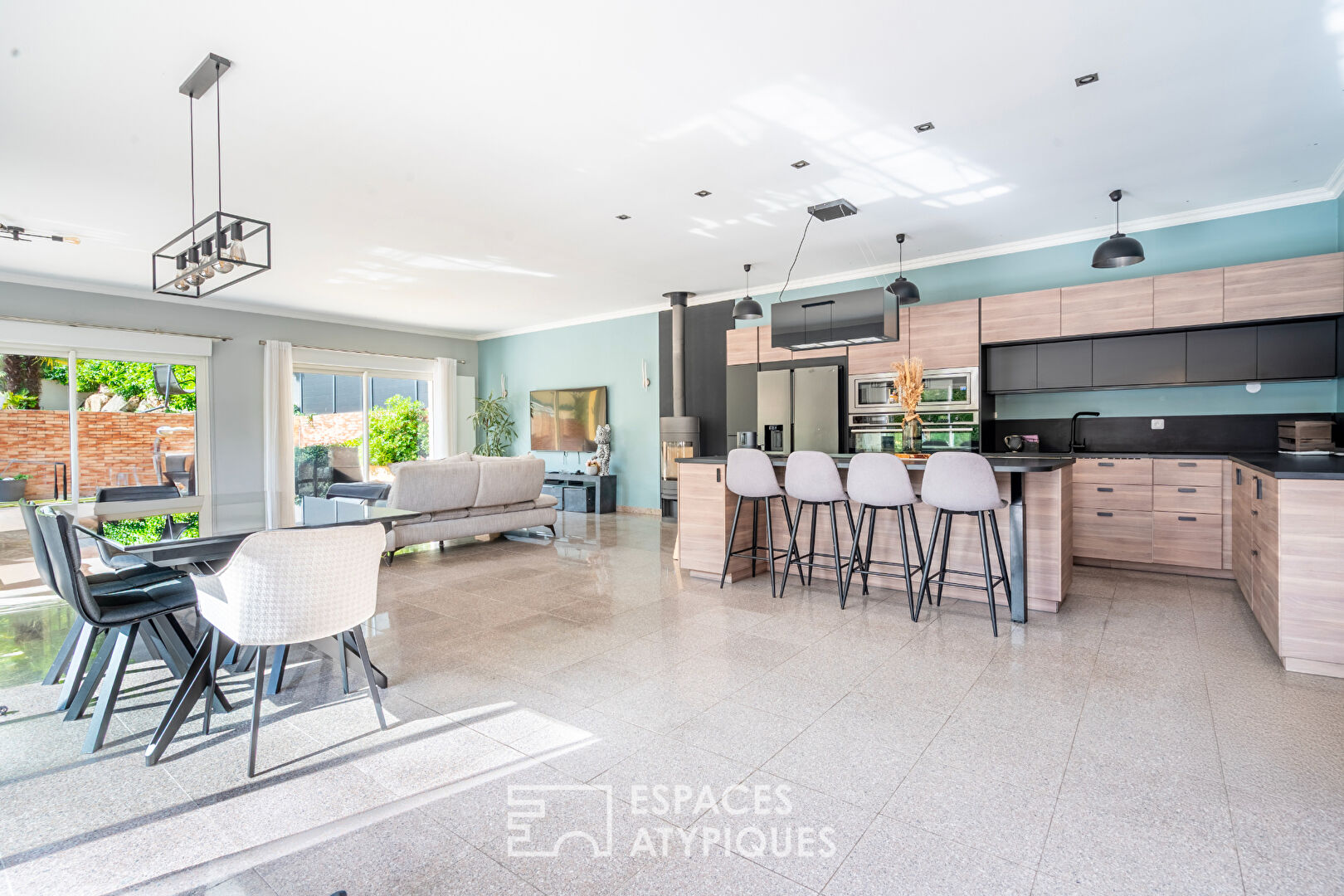 Agence immobilière de ESPACES ATYPIQUES VAL DE MARNE