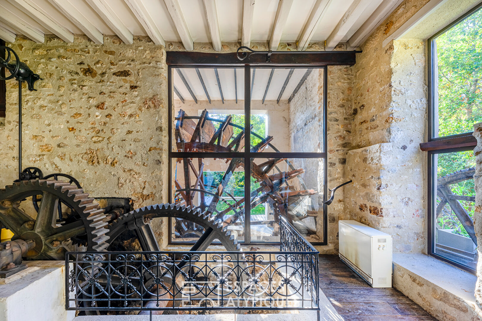 Photo Moulin du XVIIe siècle à Maule image 2/6