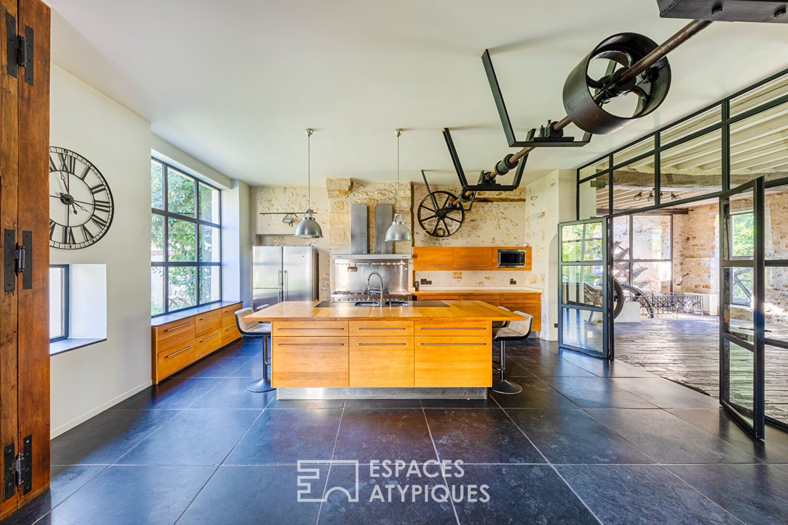 Photo Moulin du XVIIe siècle à Maule image 6/6