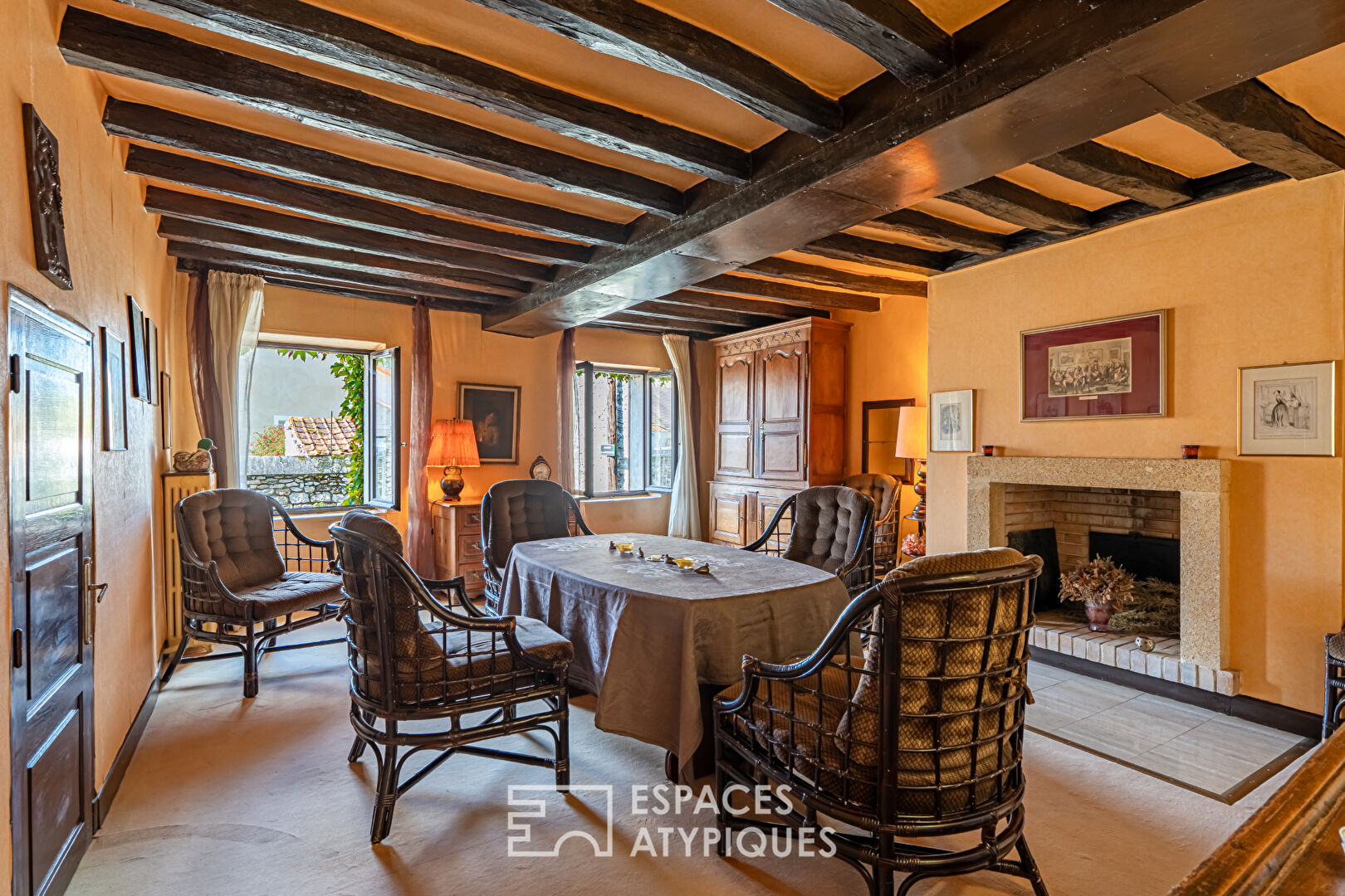 Photo Demeure familiale aux volumes généreux, multiples possibilités dans un cadre préservé à Beynes image 4/6