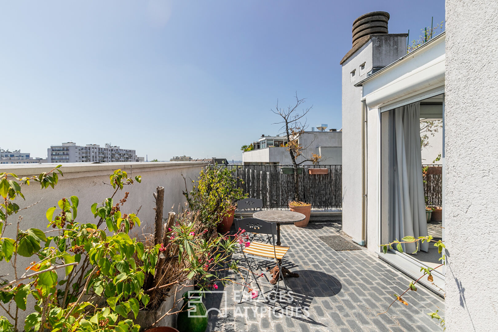 Agence immobilière de ESPACES ATYPIQUES PARIS