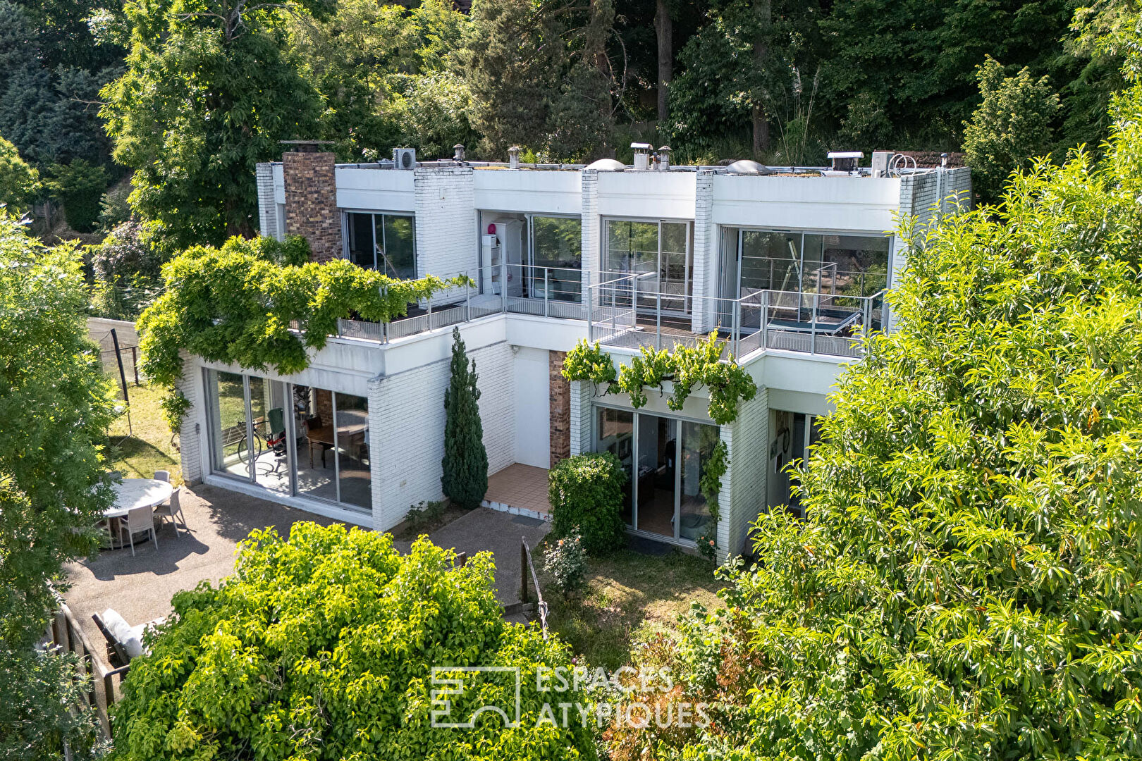 Agence immobilière de ESPACES ATYPIQUES Hauts de Seine