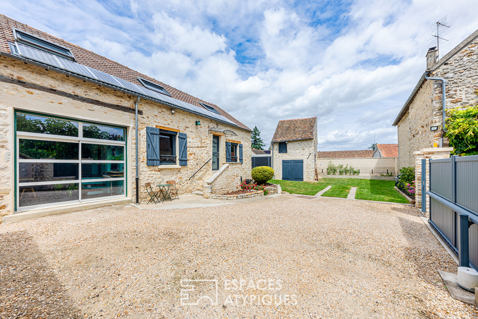 Le Passé sublimé par le Présent au coeur de la région mantaise.
