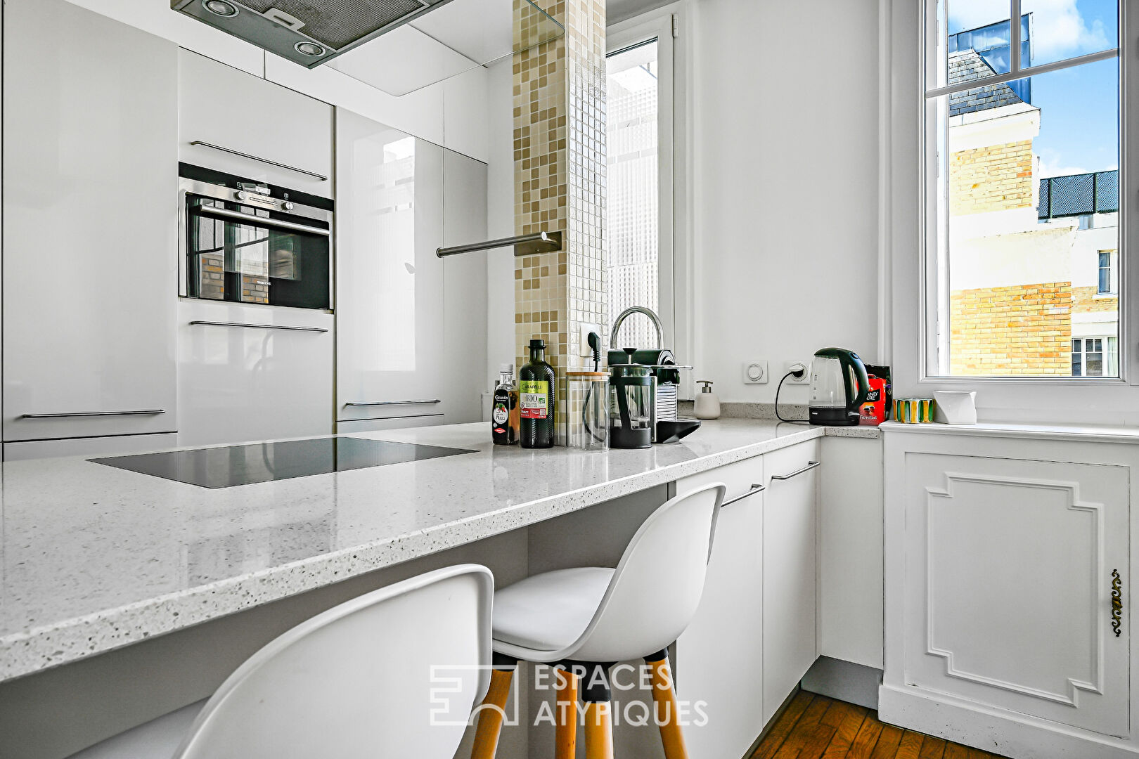 Photo Etage élevé traversant avec balcon-terrasse à Auteuil Sud image 5/6