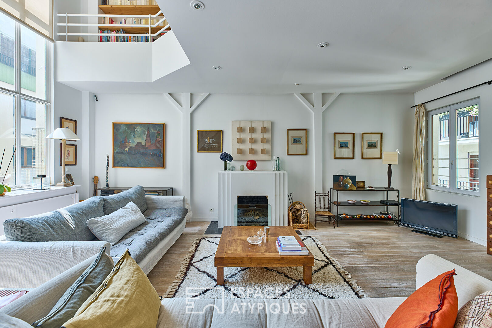 Photo Ancien atelier d'artiste aménagé en duplex à Montmartre image 4/6